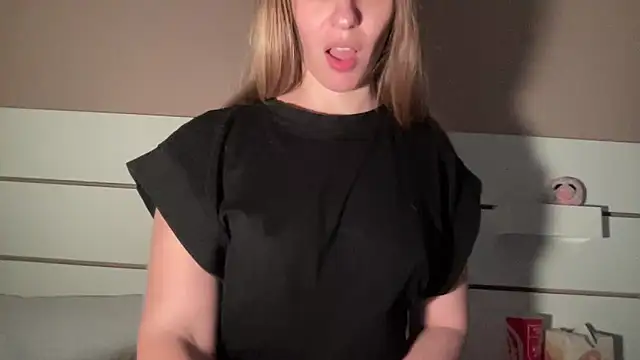 Snapshot of petiteetoile chatting on 04-11-26, 05:05 petiteetoile online show from 04-11-26, 05:05