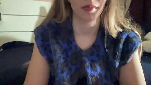 Snapshot of petiteetoile chatting on 02-09-26, 05:00 petiteetoile online show from 02-09-26, 05:00