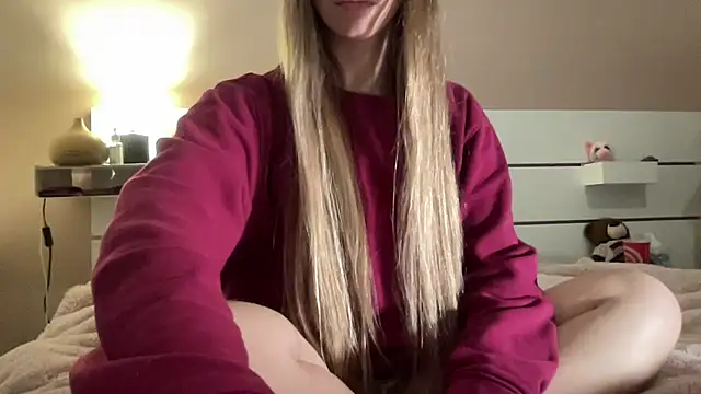 Snapshot of petiteetoile chatting on 02-08-26, 05:43 petiteetoile online show from 02-08-26, 05:43