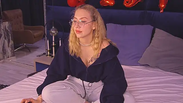 LovelyMiley online show from 02-14-26, 01:33