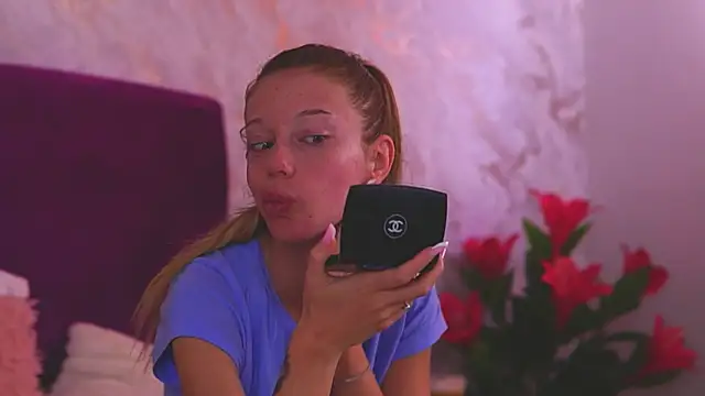 Snapshot of EllinaNuria chatting on 05-09-26, 04:38 EllinaNuria online show from 05-09-26, 04:38