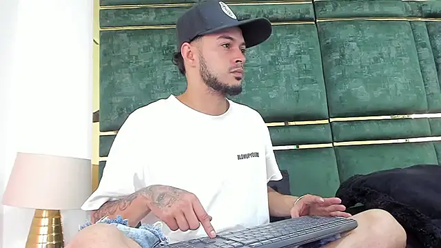 GaelyCoral online show from 02-10-26, 12:26