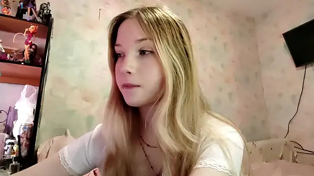 TiaBIanks online show from 04-03-26, 08:32