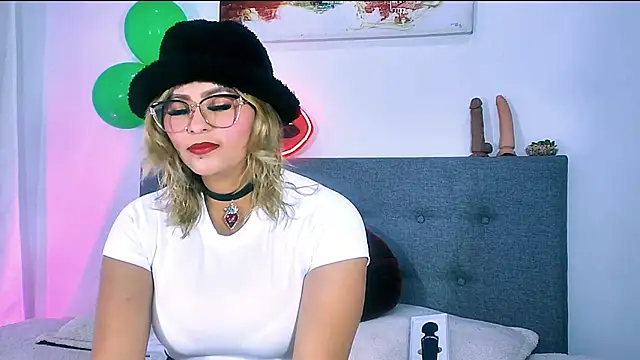 Sharlott 3 online show from 03-23-26, 01:00