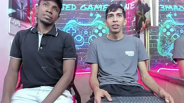 Jeanpieroo26 online show from 04-11-26, 08:45