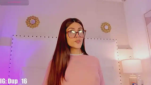 Snapshot of Zoe_star_ chatting on 02-12-26, 02:06 Zoe star online show from 02-12-26, 02:06