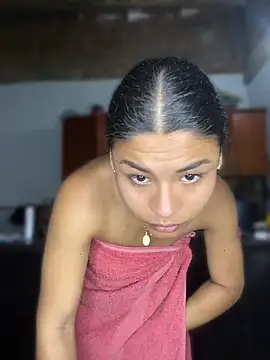 Snapshot of Romie_rous chatting on 07-29-26, 11:09 Romie rous online show from 07-29-26, 11:09