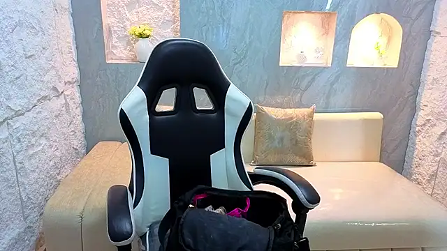 Catalina Tx  online show from 02-21-26, 01:02