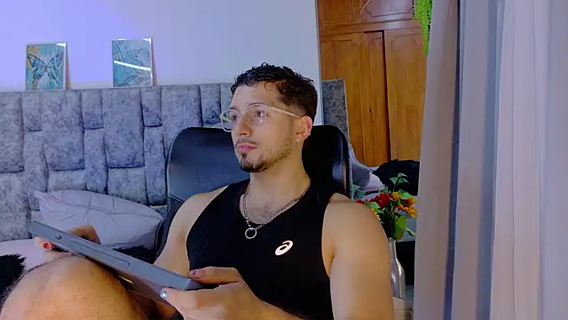 Snapshot of NICK_MOSS_ chatting on 02-19-26, 02:25 NICK MOSS online show from 02-19-26, 02:25