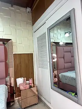 venezolana  caro online show from 02-17-26, 07:22