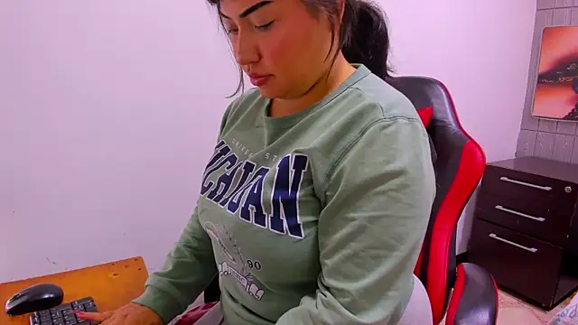 peachy hot online show from 04-10-26, 04:52