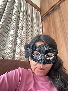 Snapshot of raavigirl chatting on 05-16-26, 06:56 raavigirl online show from 05-16-26, 06:56