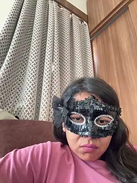 Snapshot of raavigirl chatting on 05-16-26, 06:23 raavigirl online show from 05-16-26, 06:23