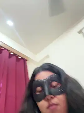 raavigirl online show from 04-04-26, 10:44