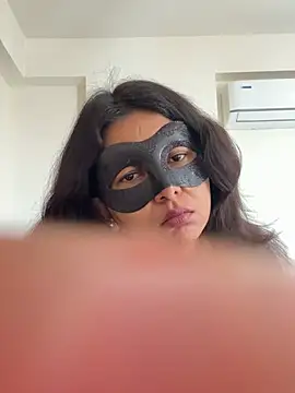 raavigirl online show from 04-03-26, 05:14