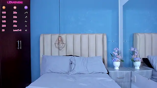 Snapshot of Hilary_dolce chatting on 02-23-26, 02:24 Hilary dolce online show from 02-23-26, 02:24