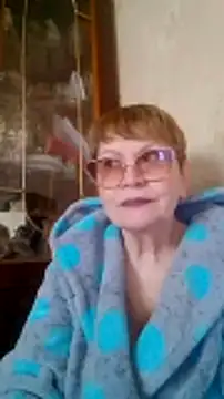 SophieBurns online show from 04-10-26, 10:33