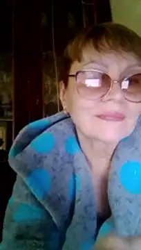 SophieBurns online show from 04-01-26, 01:41