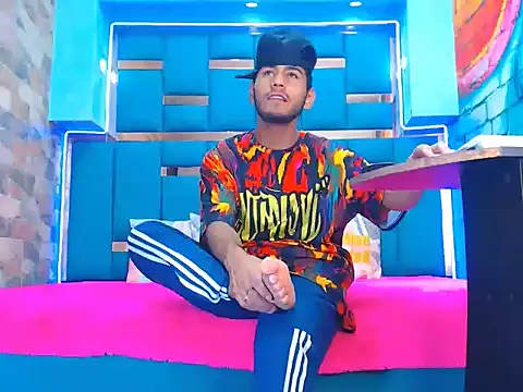 warmNoah online show from 03-11-26, 07:41