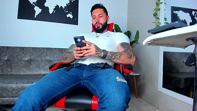 Snapshot of Alessrose chatting on 02-19-26, 07:55 Alessrose online show from 02-19-26, 07:55