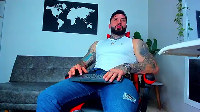 Snapshot of Alessrose chatting on 02-15-26, 07:35 Alessrose online show from 02-15-26, 07:35