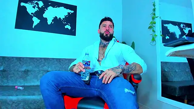 Snapshot of Alessrose chatting on 03-02-26, 08:38 Alessrose online show from 03-02-26, 08:38