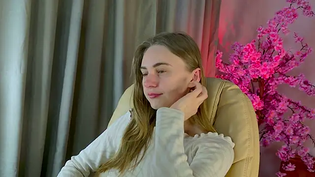 Erica Grace online show from 04-05-26, 07:59