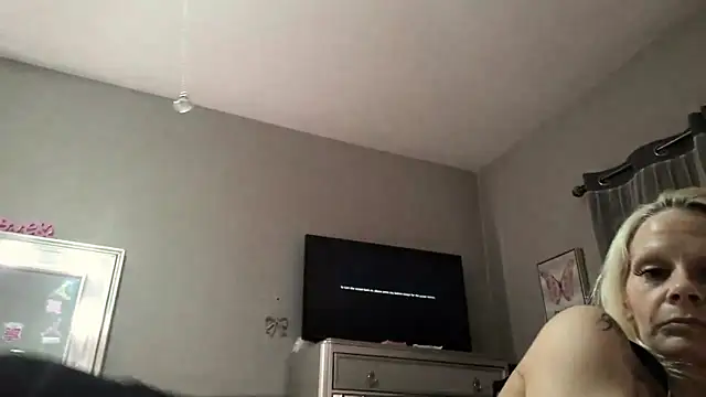 Snapshot of PrincessCutz1 chatting on 02-11-26, 01:16 PrincessCutz1 online show from 02-11-26, 01:16