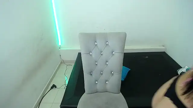 Naomy Reiden online show from 03-15-26, 09:44