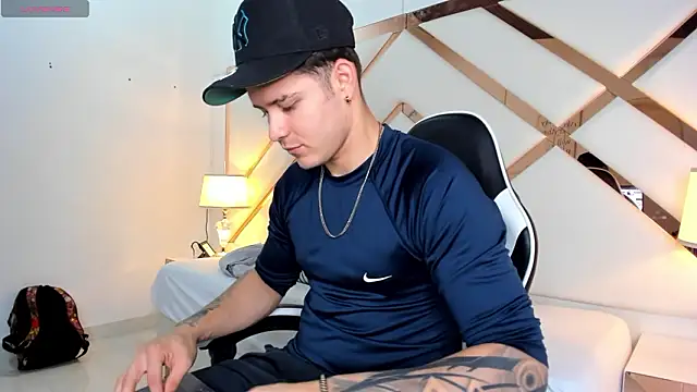 rayan linxx online show from 02-19-26, 07:00