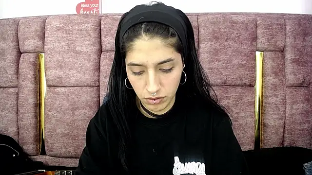 Snapshot of FRANCESCA_LOVE_ chatting on 06-19-26, 08:14 FRANCESCA LOVE online show from 06-19-26, 08:14