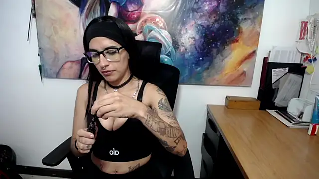 Snapshot of FRANCESCA_LOVE_ chatting on 05-27-26, 08:05 FRANCESCA LOVE online show from 05-27-26, 08:05