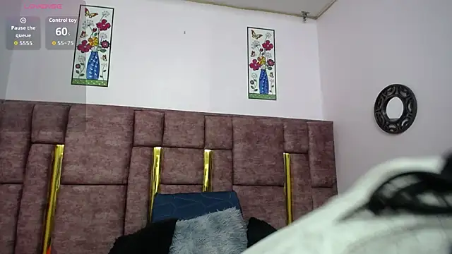 FRANCESCA LOVE  online show from 04-15-26, 03:23