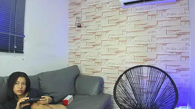 Snapshot of akira_shaunk chatting on 02-15-26, 01:21 akira shaunk online show from 02-15-26, 01:21