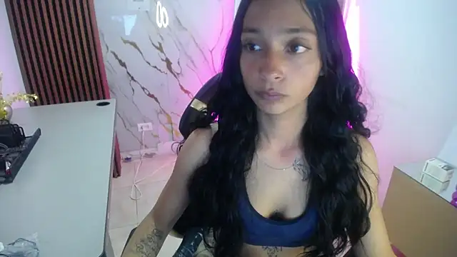 Snapshot of aylannyy_m chatting on 05-08-26, 02:15 aylannyy m online show from 05-08-26, 02:15