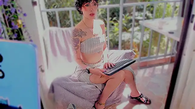Snapshot of AmeliaNaughty_ chatting on 05-20-26, 03:31 AmeliaNaughty online show from 05-20-26, 03:31