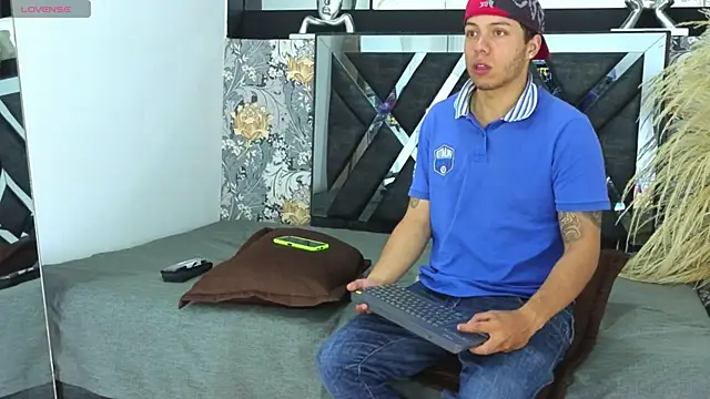 adrian camii online show from 04-18-26, 04:59