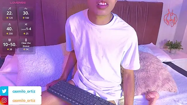 Snapshot of _camilo_ortiz chatting on 04-04-26, 01:28 camilo ortiz online show from 04-04-26, 01:28