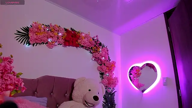 Snapshot of Eleanor_Park_ chatting on 03-03-26, 03:46 Eleanor Park online show from 03-03-26, 03:46