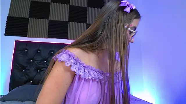 Snapshot of Annie_Peach chatting on 07-12-26, 03:02 Annie Peach online show from 07-12-26, 03:02