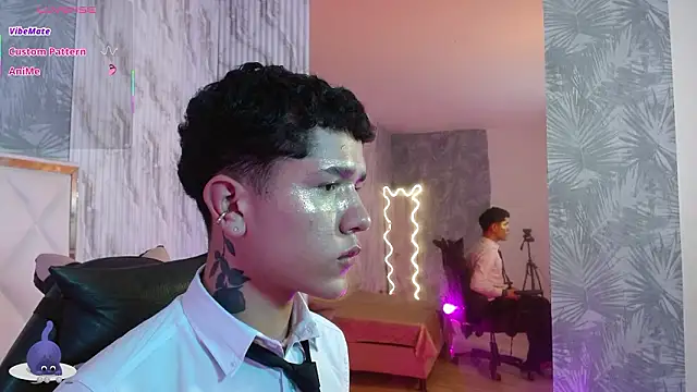 Snapshot of estefan_tay chatting on 02-12-26, 08:08 estefan tay online show from 02-12-26, 08:08