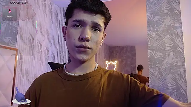 Snapshot of estefan_tay chatting on 02-13-26, 07:36 estefan tay online show from 02-13-26, 07:36