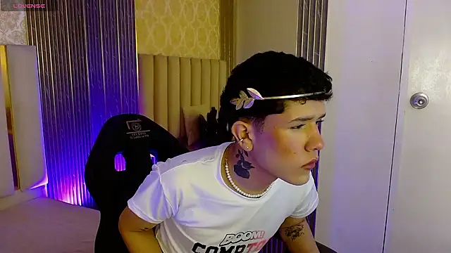 Snapshot of estefan_tay chatting on 03-01-26, 03:28 estefan tay online show from 03-01-26, 03:28