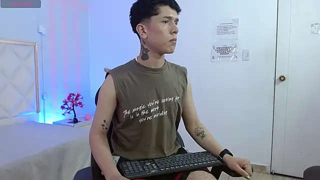 Snapshot of estefan_tay chatting on 02-09-26, 03:15 estefan tay online show from 02-09-26, 03:15