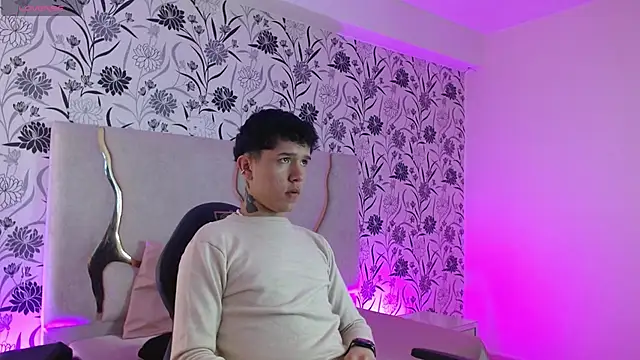 Snapshot of estefan_tay chatting on 03-03-26, 02:40 estefan tay online show from 03-03-26, 02:40