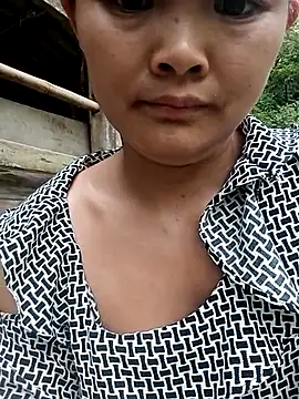 Snapshot of Luminana chatting on 06-19-26, 02:39 Luminana online show from 06-19-26, 02:39