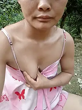 Snapshot of Luminana chatting on 06-25-26, 09:58 Luminana online show from 06-25-26, 09:58