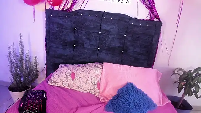 Snapshot of sexy_diablaa chatting on 02-15-26, 03:11 sexy diablaa online show from 02-15-26, 03:11