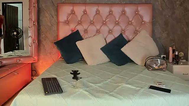 Snapshot of Ashtart_1 chatting on 03-03-26, 04:52 Ashtart 1 online show from 03-03-26, 04:52