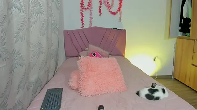 Fernanda hot   online show from 04-17-26, 08:11